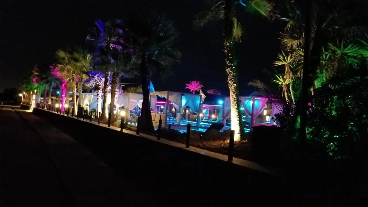 Attic Apartment In Vera Beach With Wifi And Air-Conditioning