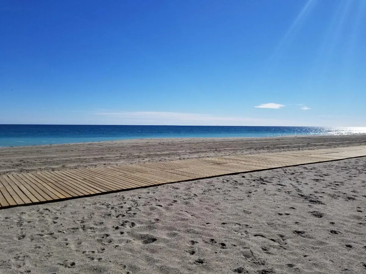 Attic Apartment In Vera Beach With Wifi And Air-Conditioning