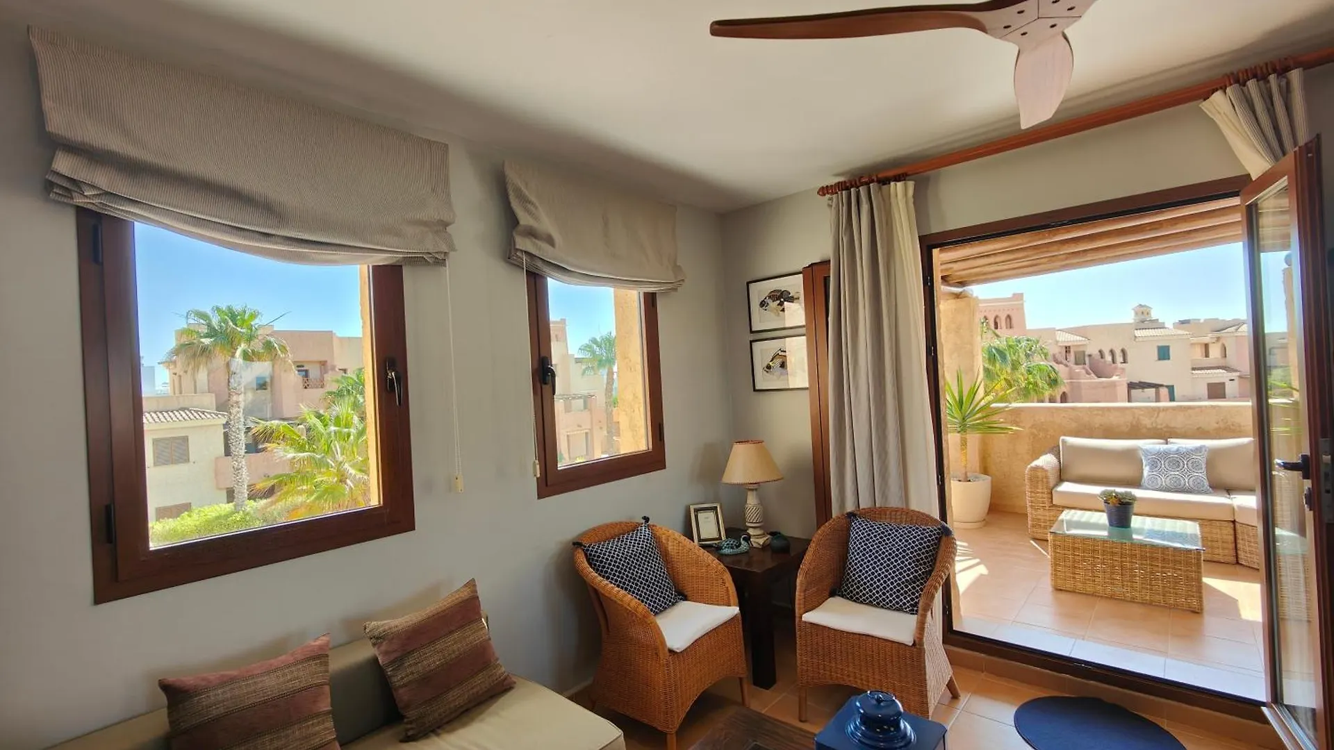 Attic Apartment In Vera Beach With Wifi And Air-Conditioning