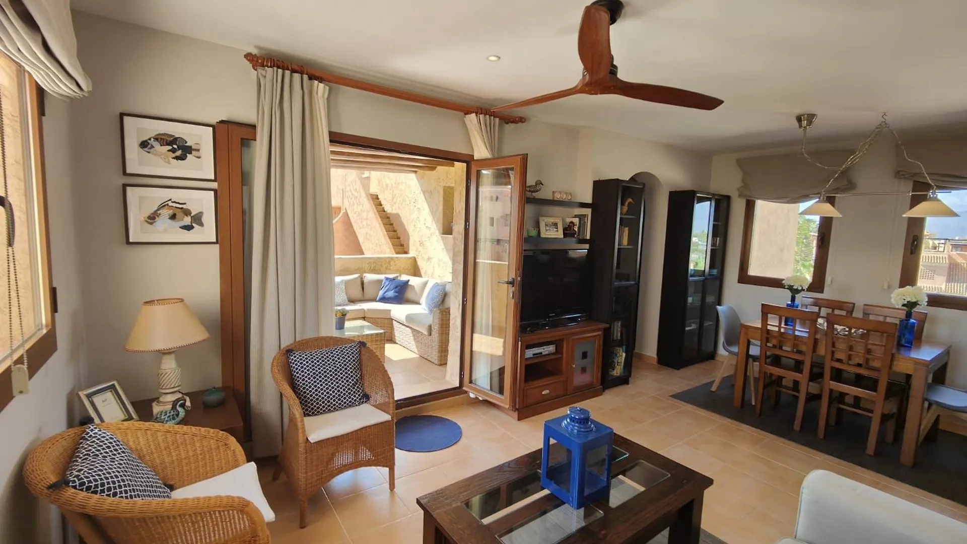 Attic Apartment In Vera Beach With Wifi And Air-Conditioning